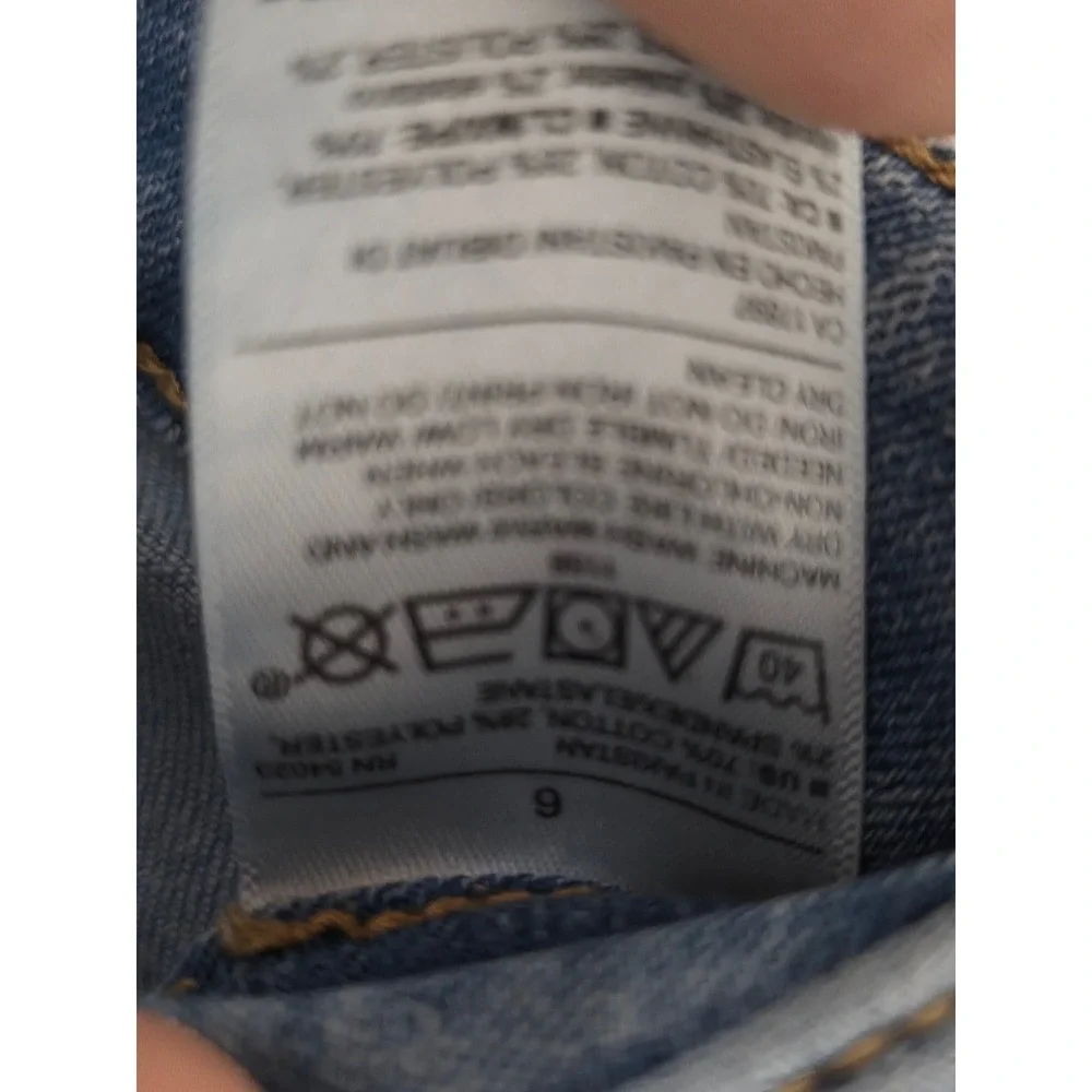 Old Navy High-Waisted Rockstar Super Skinny‎ Jeans Distressed Hem Size 6